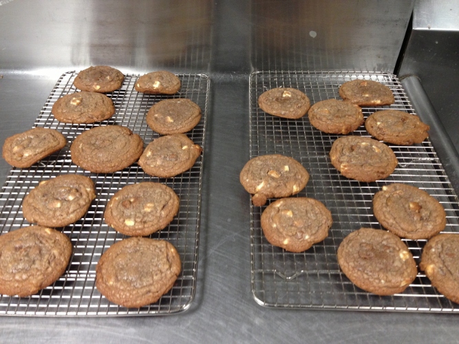 Cocoa, milk chocolate chips and white chocolate chunks. Apparently these are too sweet for a marathon munching, but still tasty in moderation