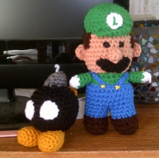 luigi and bomb-omb.jpg