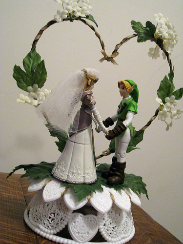 Check out this great cake topper featuring Link and Zelda